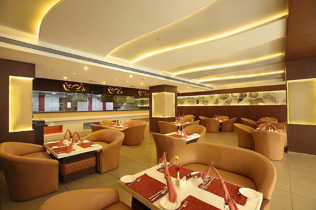 The Garuda Hotel Thrissur Buitenkant foto